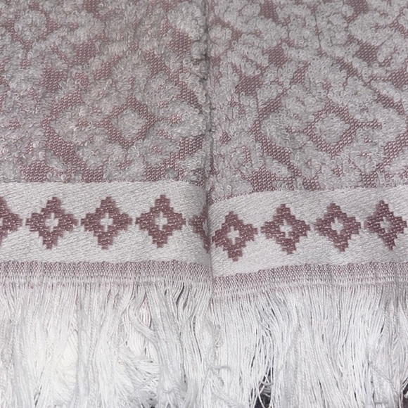 Bath Set - Dusty Plum/Purple Rug and 2 Bath Towels - Picture 4 of 10